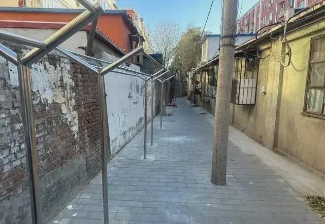 乱建居民想提升小区环境的愿望实现了k8凯发网站拆除700平方米私搭(图3)