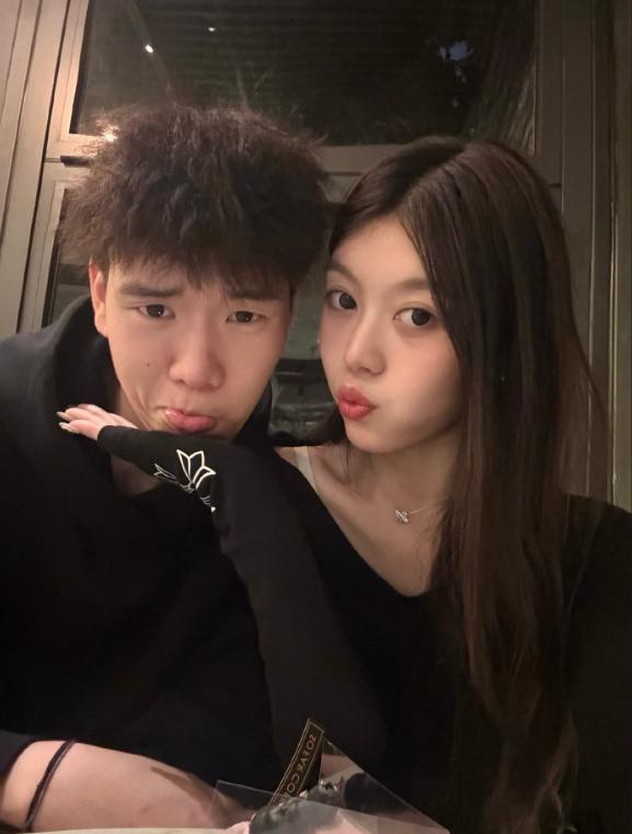 友装行李箱带进宿舍其已被广州龙狮禁赛凯发k8赞助马竞CBA球员张兴亮把女(图12)